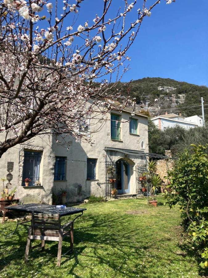 Casa Olivia Lacrema Finale Ligure Exteriér fotografie
